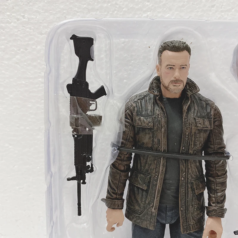 Фигурка NECA Terminator T 800 Dark Fate Сара Коннор Рождественская кукла Коллекционная модель