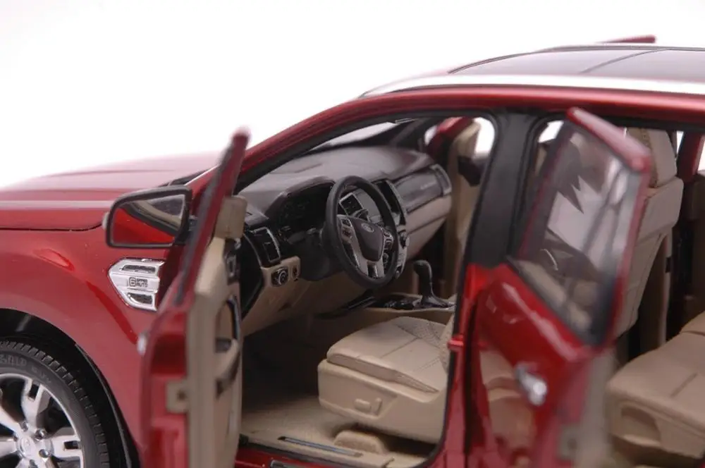 1:18 литая модель для Ford Everest Красного внедорожника игрушечный автомобиль из