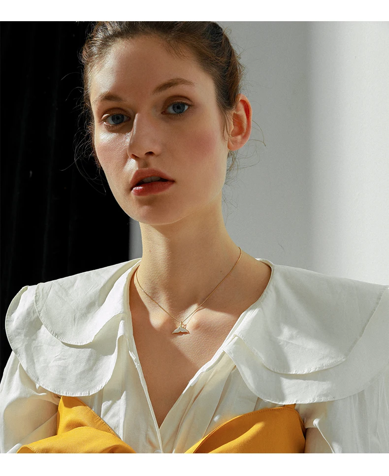 

Fishtail dolphin necklace female tide net red ins simple temperament niche light luxury brand collarbone chain jewelry