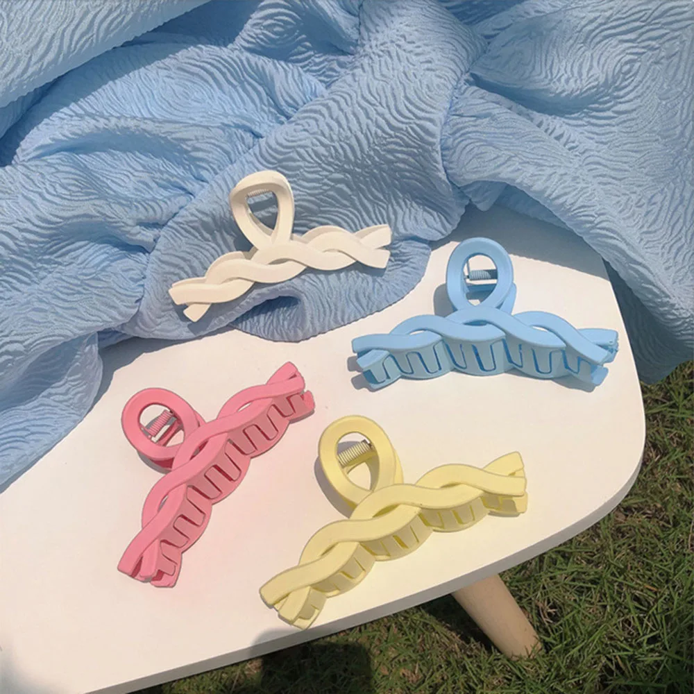 

Korea Fashion Elegant Jelly Color Hair Claw Transparent Frosted Irregular Twisted Scrub Hair Clip Simple Hairpin Accessories