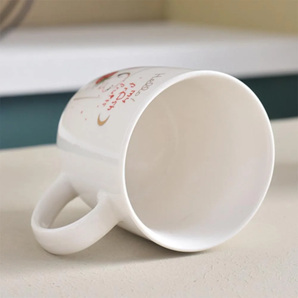 Керамическая чашка мультяшная Клубничная с крышкой и ложкой для воды завтрака