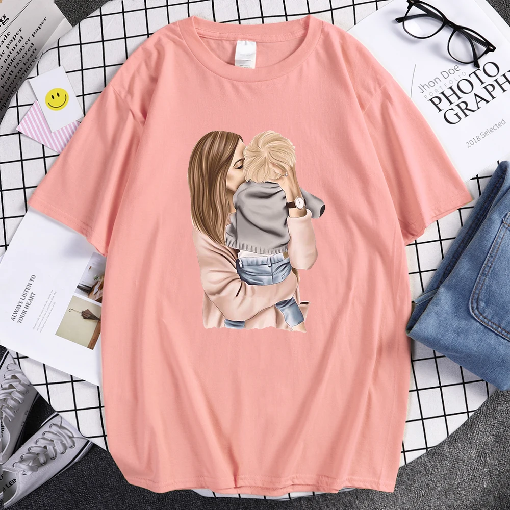 

Мужские футболки с принтом мать Kiss Her Baby, уличная футболка большого размера, качественные спортивные футболки, стильные футболки с круглым в...