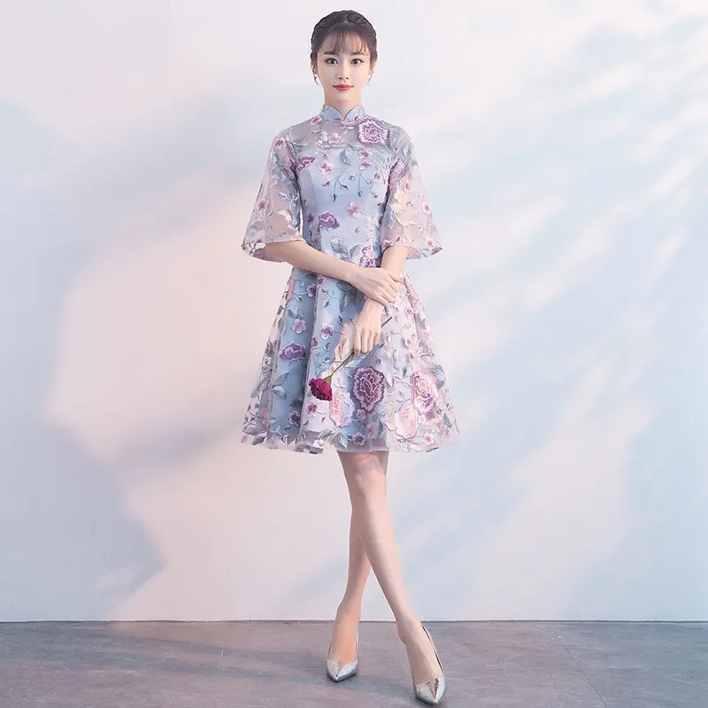 

В цветочном стиле с вышивкой короткий тонкий Qipao элегантный серый воротник-стойка платье трапециевидной формы вечерние Cheongsam