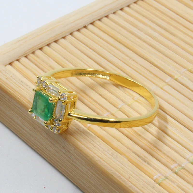 Королевское дизайнерское серебряное Изумрудное кольцо 4 мм * принцесса с