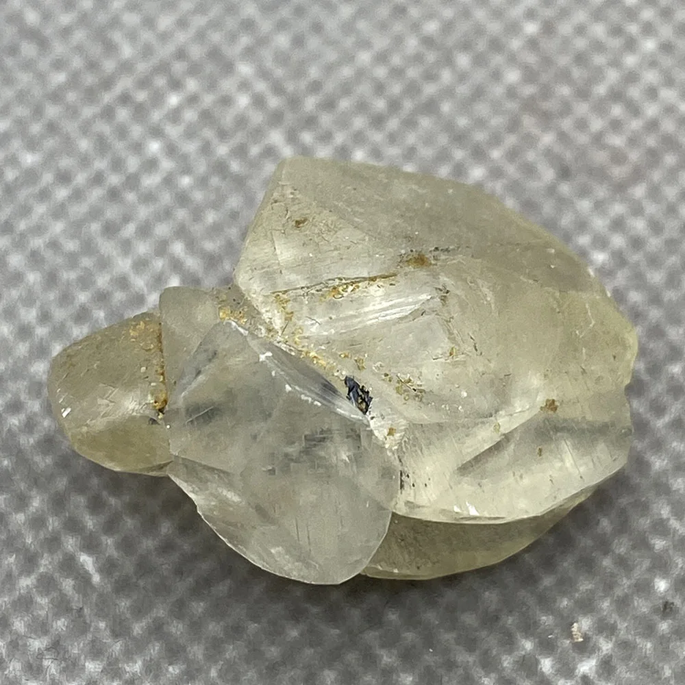 

The natural calcite-coated stibnite comes from Lengshuijiang, Hunan