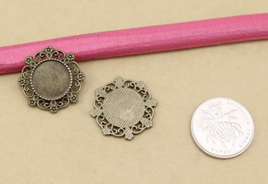 DC 10pcs/lot Blank Ancient Green/silver Flower Tray Fit 15mm Round Cabochon Cameo Setting DIY Necklace Pendant Jewelry Making |