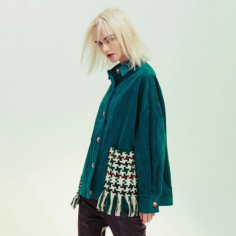 Женская твидовая куртка TWOTWINSTYLE разноцветная Асимметричная с длинными рукавами и