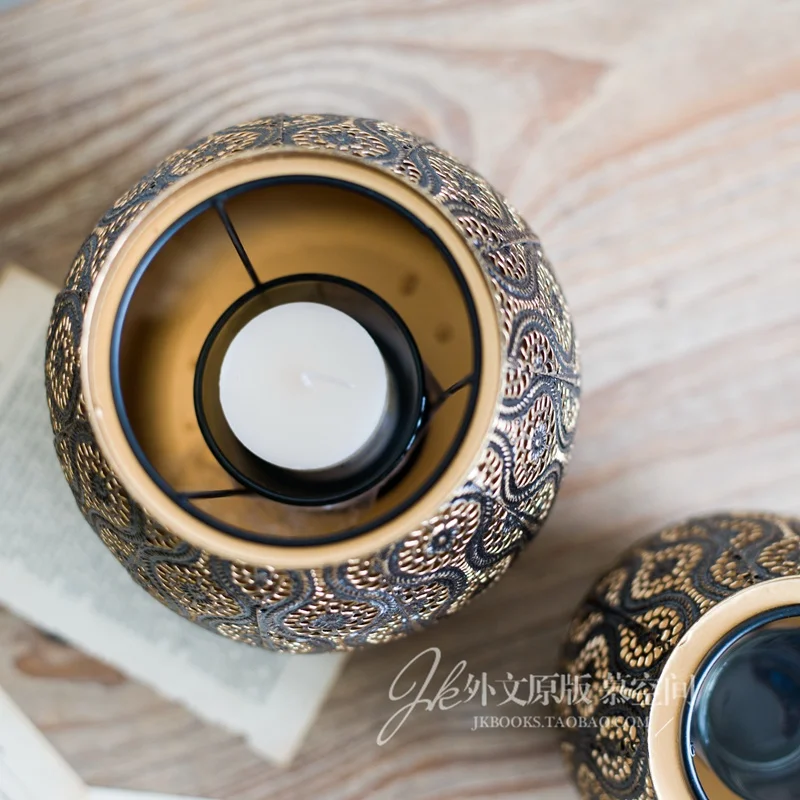 Американский европейский стиль ретро черный золотой старый кованый железный пустотелый вырезанный комплект подсвечников для свечей ветровая лампа украшения.