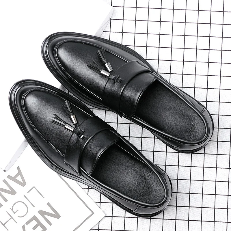 

Business Men's Shoes, Formal Wear, Casual Shoes, British Breathable Trend, Increased In The Summer In Patent Leather