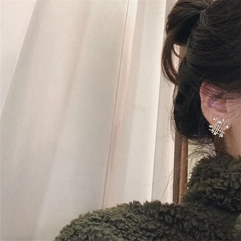 Новинка 2020 уникальный дизайн Необычные полые жемчужные серьги гвоздики