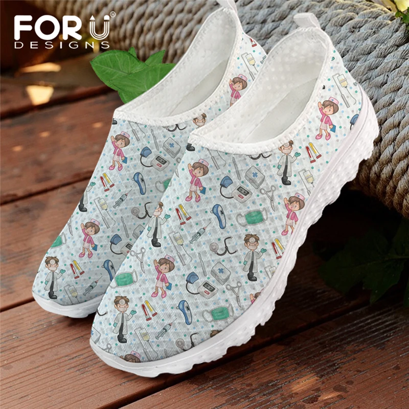 

FORUDESIGNS Fashion Women Flat Shoes Cartoon Nurse Print Slip On Mesh Shoes Breathable Beach Walking Light Nursing Shoes Flats