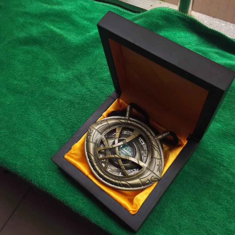 

8.5cm Strange Eye of Agamotto Metal Shine Pendant Action Figure Collectible Model Toy Hot New