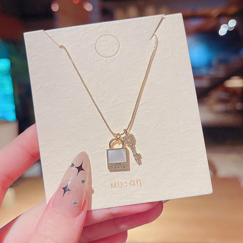 

Yoke Key Pendant Titanium Steel Necklace Female Version of The New High-end Design Sense Clavicle Chain Women Jewelry Set