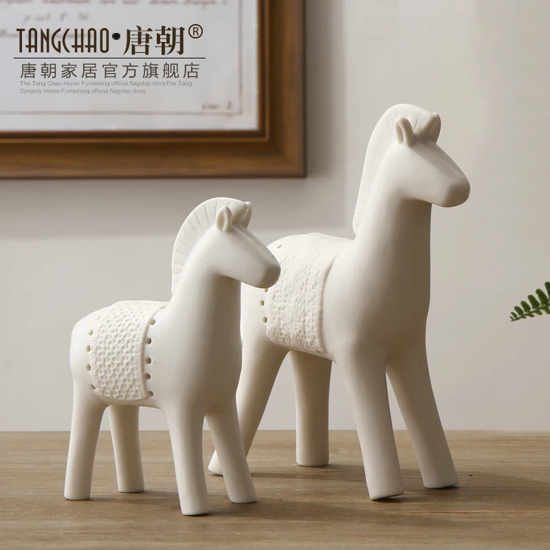 

Modern fashion simple ceramic horse ornament living room home decoration creative crafts TV cabinet wine cabinet decor horse fig