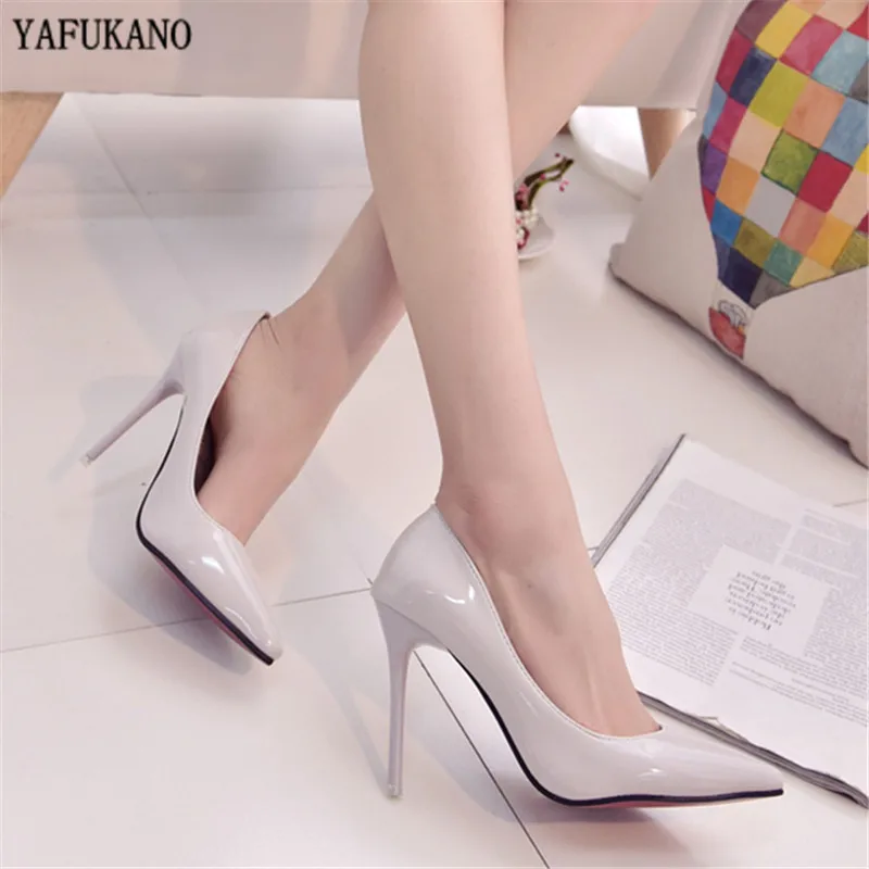 Туфли с острым носком на высоком каблуке 10 см телесного цвета сексуальные черные