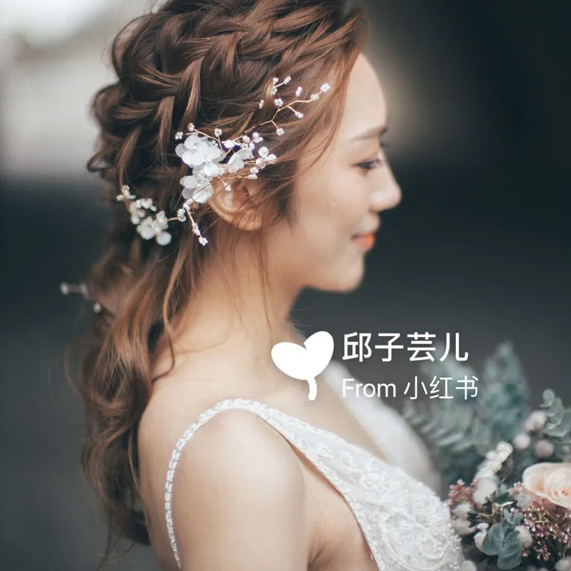 Заколка для волос с белыми цветами и жемчужинами аксессуары подружки невесты