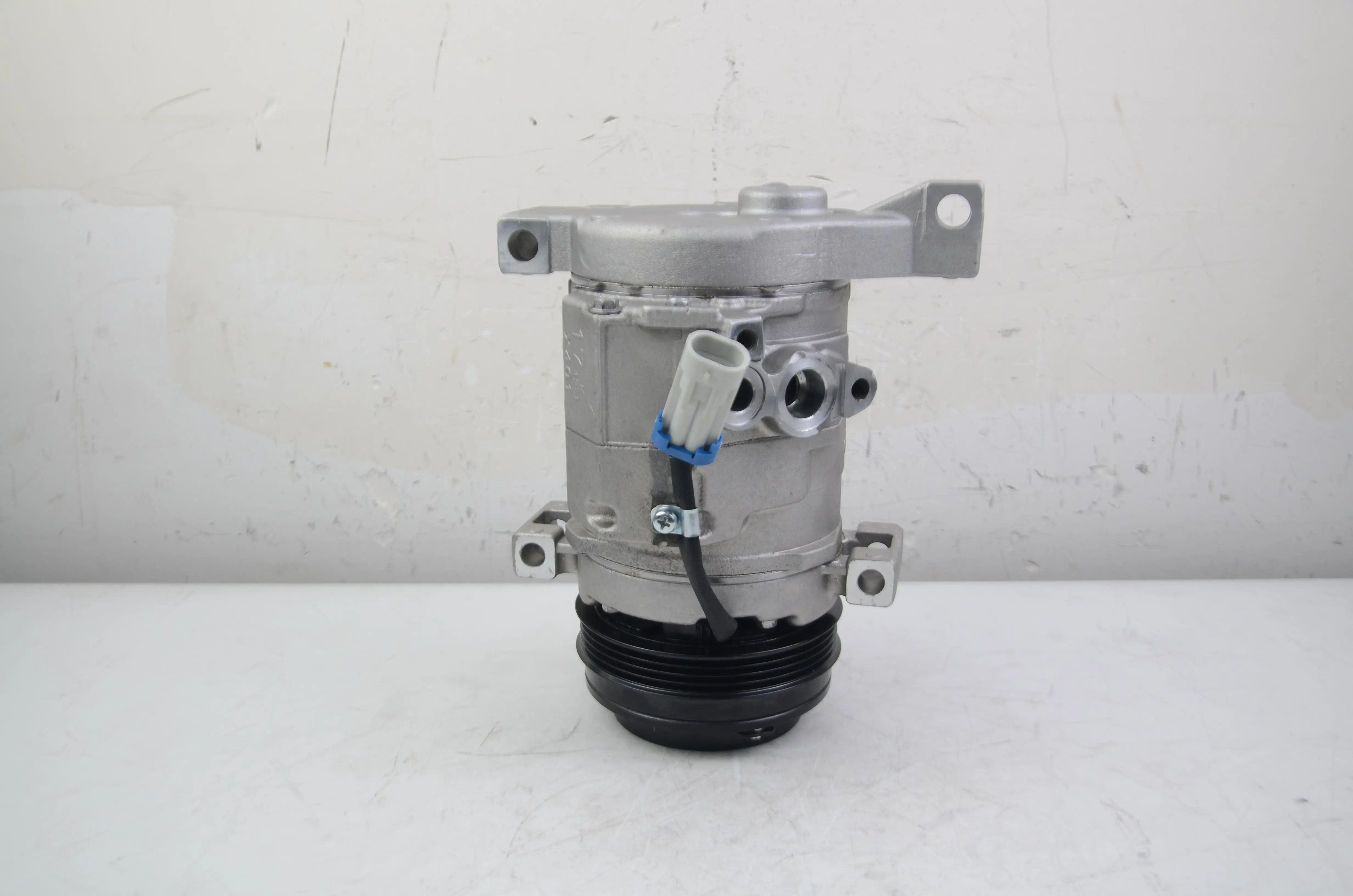 

AP02 New AC A/C Compressor Fits for GMC Sierra 1500 2500 3500 HD V8 New