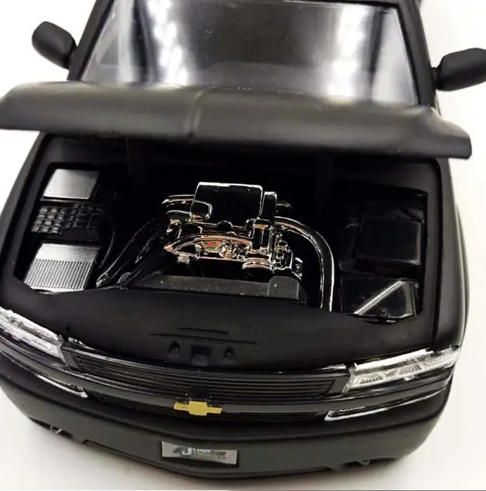 1:24 высокое моделирование 1999 Chevrolet пикап сплава Модель автомобиля, съемное колесо автомобиля, коллекционная классическая модель автомобиля