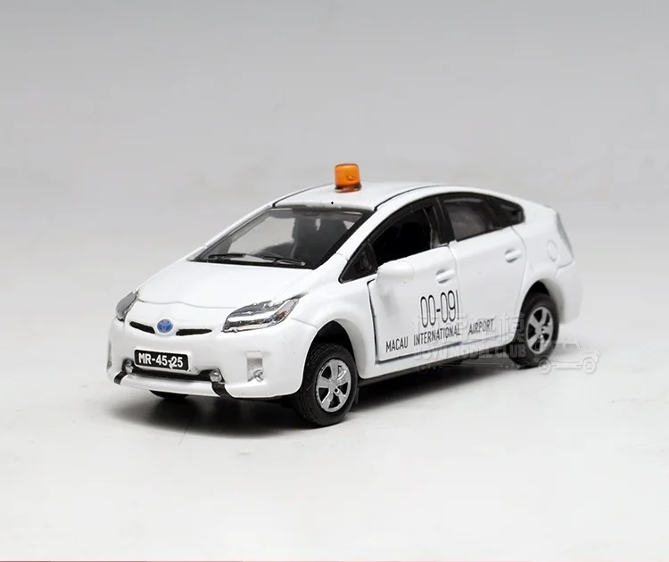 

Tiny1/64 Toyota Prius Macau Airport alloy car model