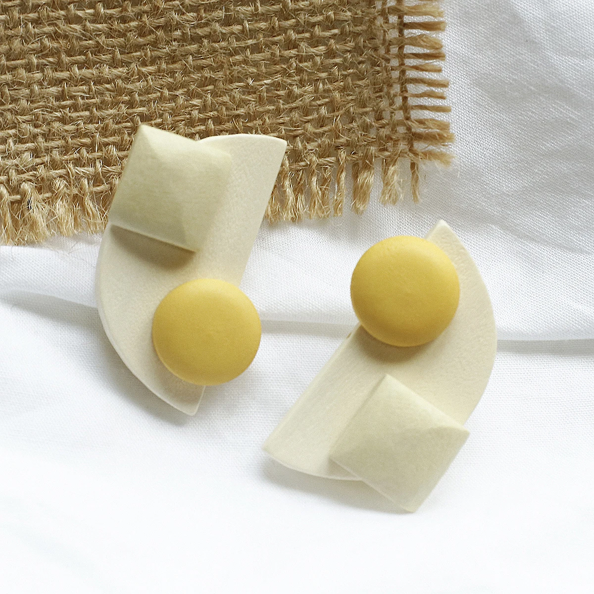 AMORCOME в Корейском стиле Стиль геометрические виде полукруга деревянный капель с