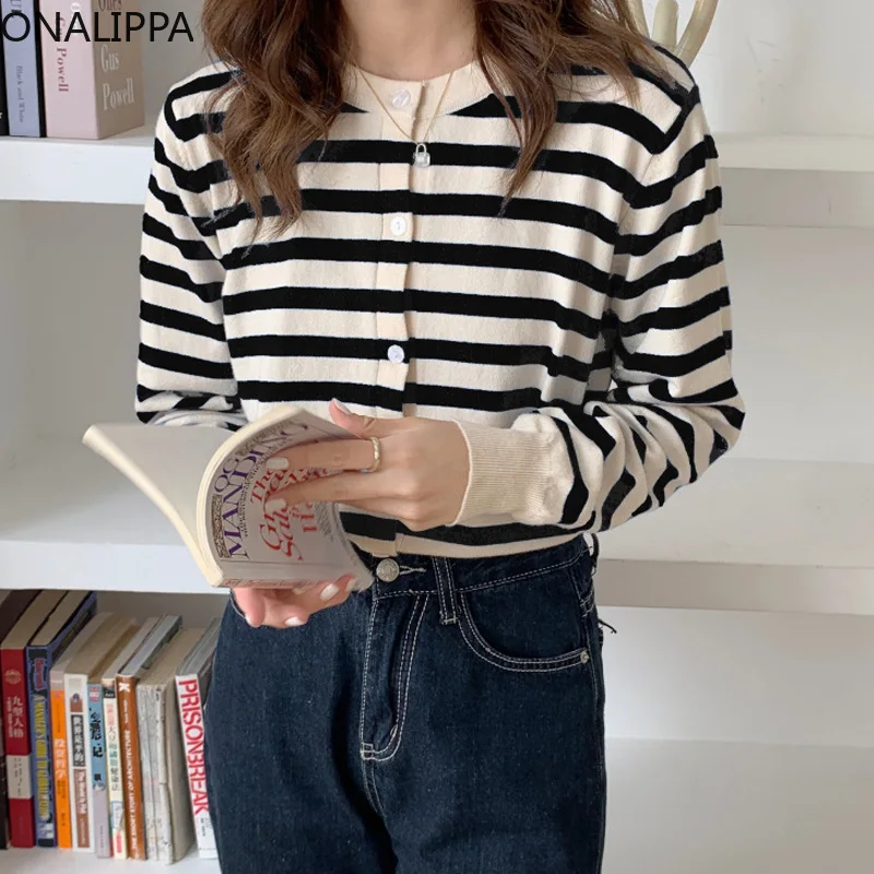 

Onalippa 2021 Women Cardigan Early Autumn Temperament Round Neck Slimming Long-Sleeved Striped Short Bottoming Knitted Sweater