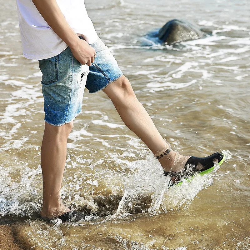 

FIXSYS Hollow Garden Clogs Sandals Summer Breathable Man Beach Sandals Fashion Anti-slip Men Water Slippers Indoor Home Slippers