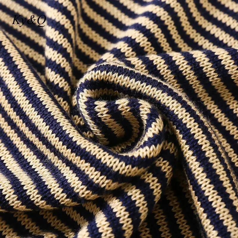 Женский свитер в полоску черный или белый свободный пуловер с вышивкой и