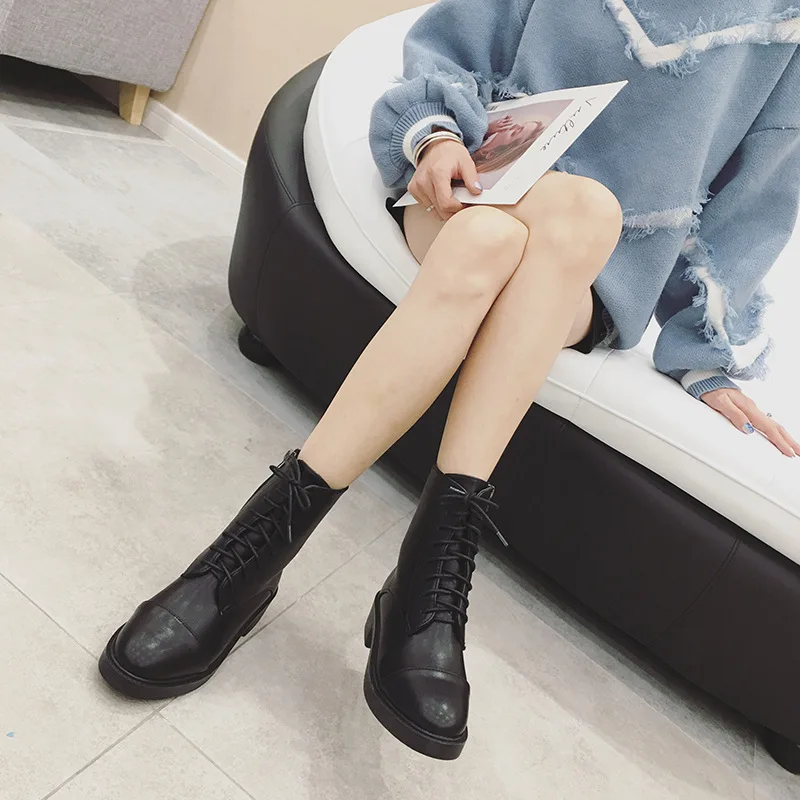 Женские зимние плюшевые ботинки на плоской подошве черные мотоциклетные