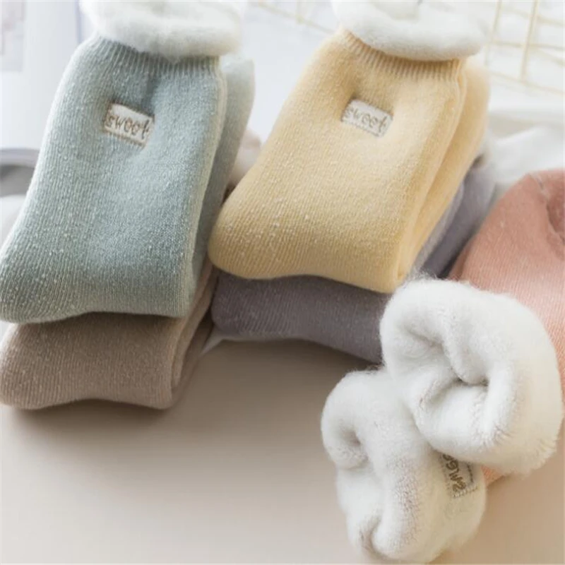 Осенне зимние женские милые шерстяные носки с вышивкой для снега бесшовное