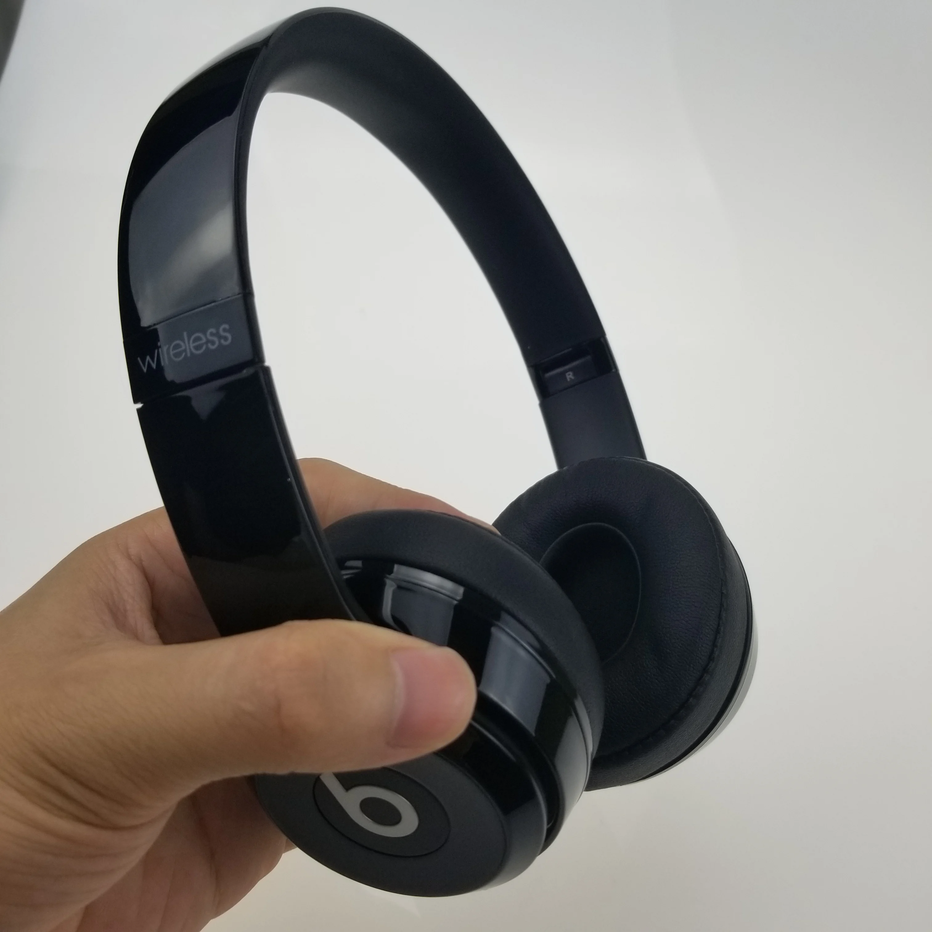 Оригинальные наушники Beats Solo с накладными ушами беспроводные Bluetooth функцией