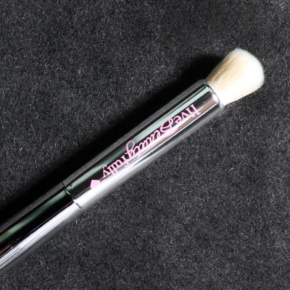 Rounded Eye Color Blending Brush It Cosmetic Silver Chromed Synthetic Eyeshadow Blender Make up | Красота и здоровье