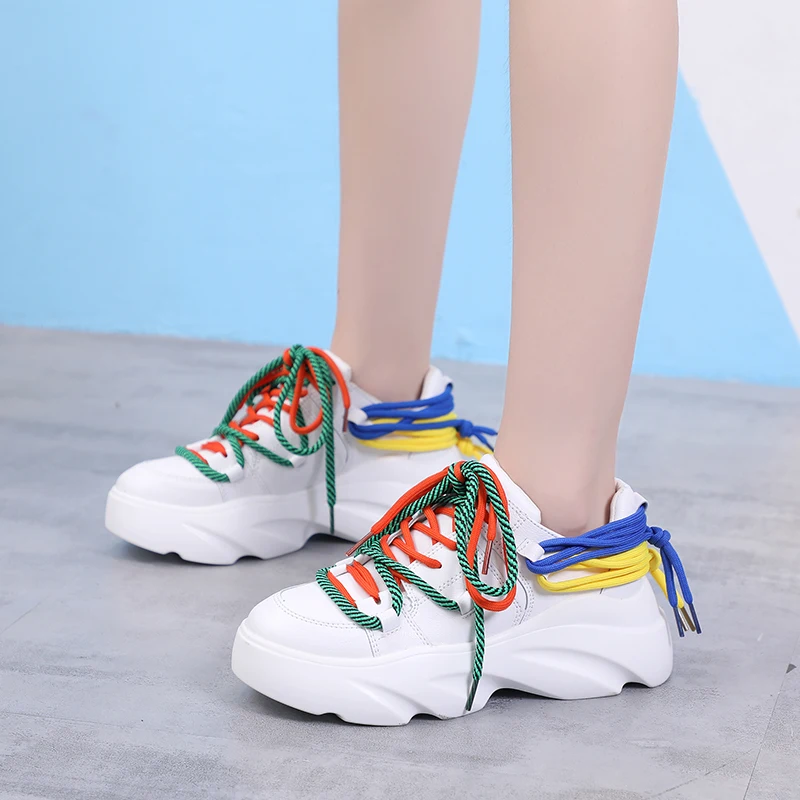 Женские беговые кроссовки с цветным кружевом 2020 стильные дышащие увеличивающие