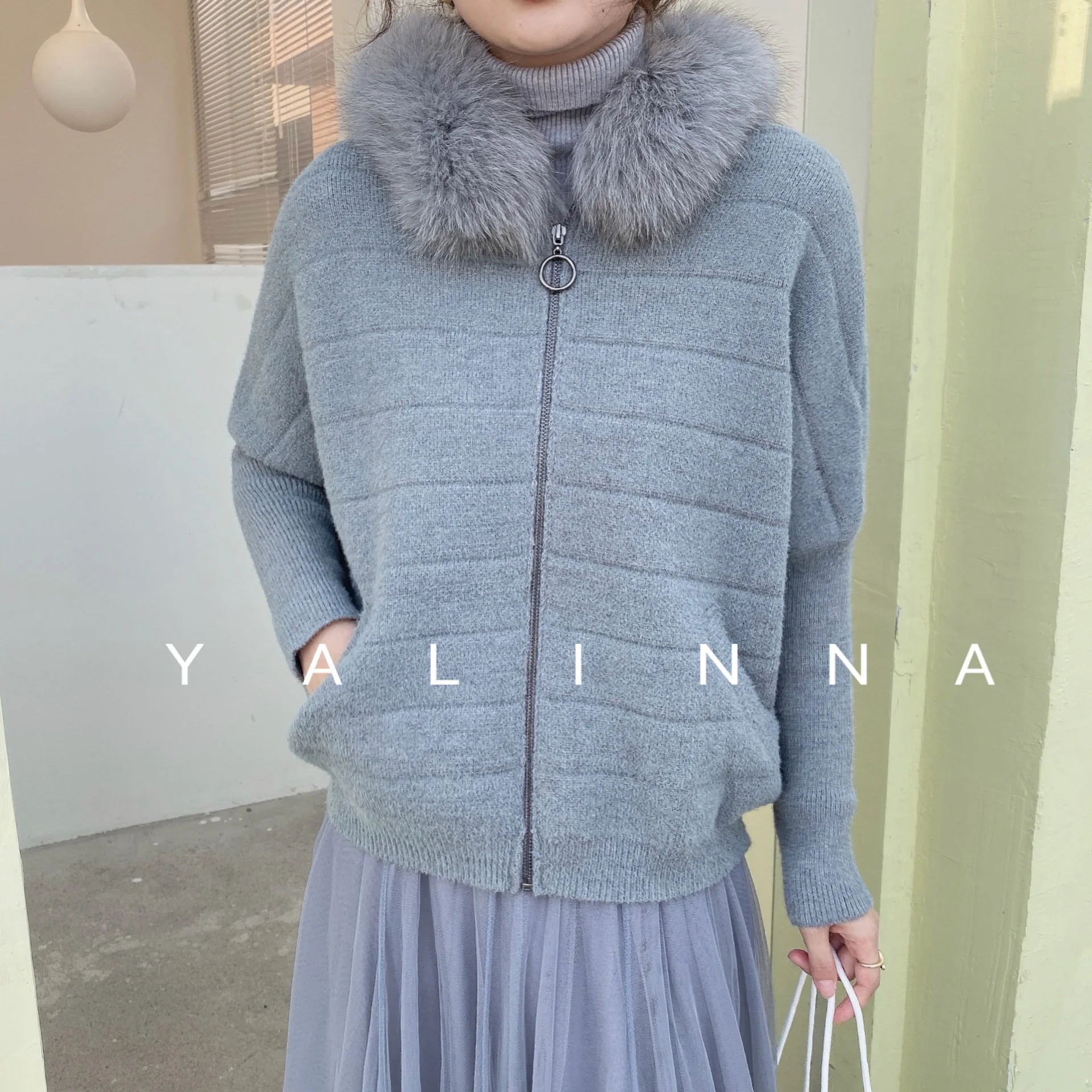 

2021 new commuter fashion real fur collar sweater bat sleeve loose large size hooded short cardigan women