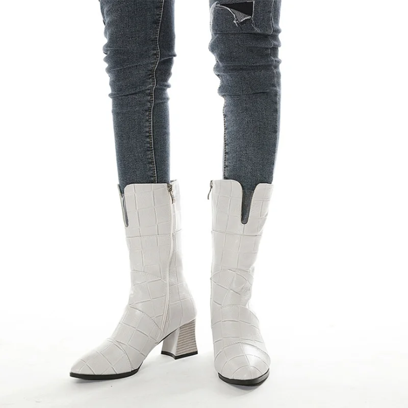 

2020 Autumn Winter Flatform Popular Plush Keep Warm Women Western Style Black Women Boots Female Thick Waterproof Footwear Bota