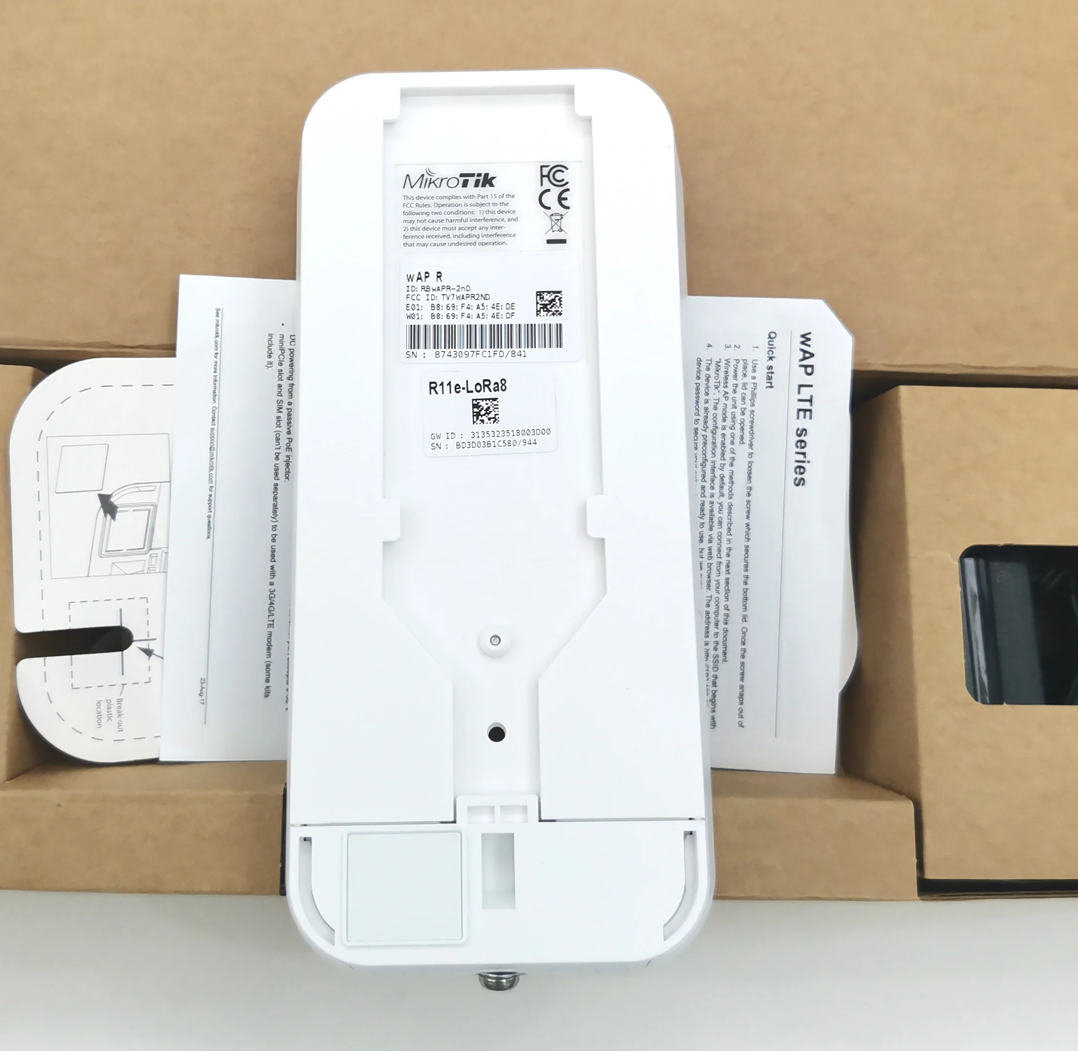 

Mikrotik RBwAPR-2nD/wAP R special band vehicular 2.4G routing wireless hotspot