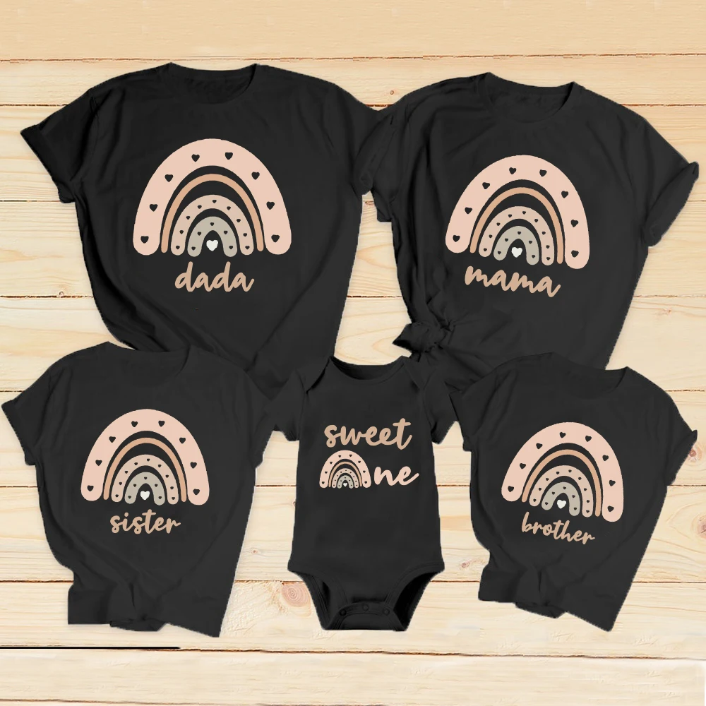 

Модная семейная одинаковая Радужная одежда на день рождения, футболка для папы, мамы, брата, сестры, милое боди для одного ребенка, рождестве...