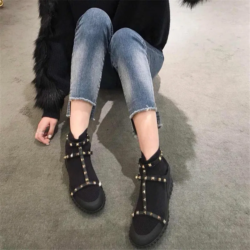 Ботинки с заклепками женские черные кожаные носки из эластичной ткани дышащие