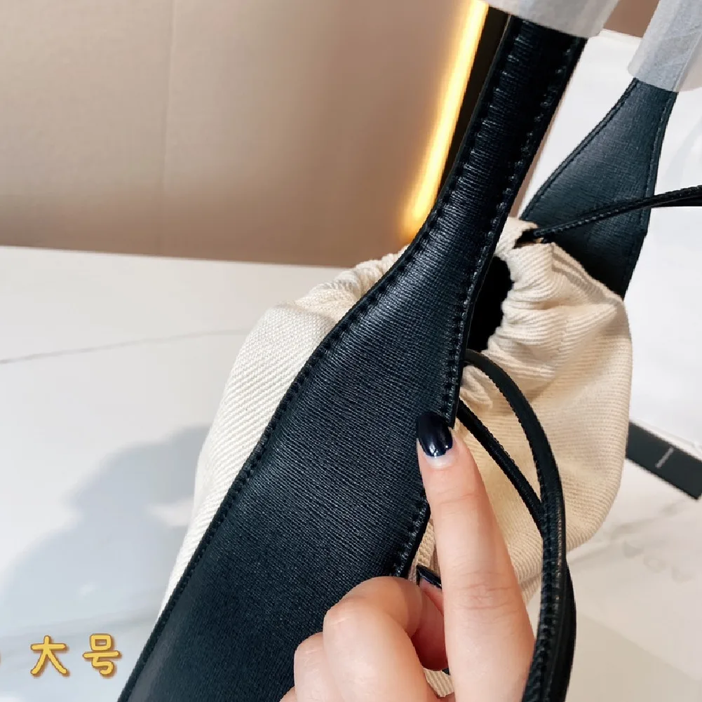 

2021 summer hot style, fashion trend, classic version, one-shoulder messenger bag handbag, durable quality, versatile canvas bag