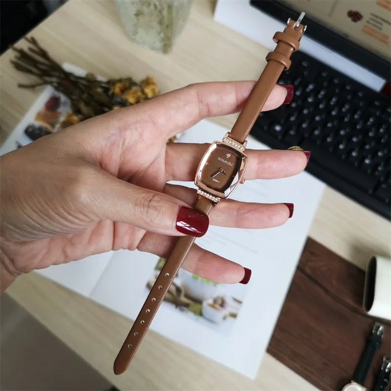 Роскошные модные женские часы Tonneau качественные с бриллиантами кварцевые