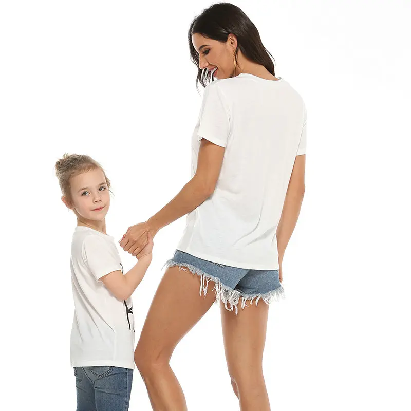 Платья одинаковые Семейные комплекты для мамы и дочки Одежда мальчиков футболка
