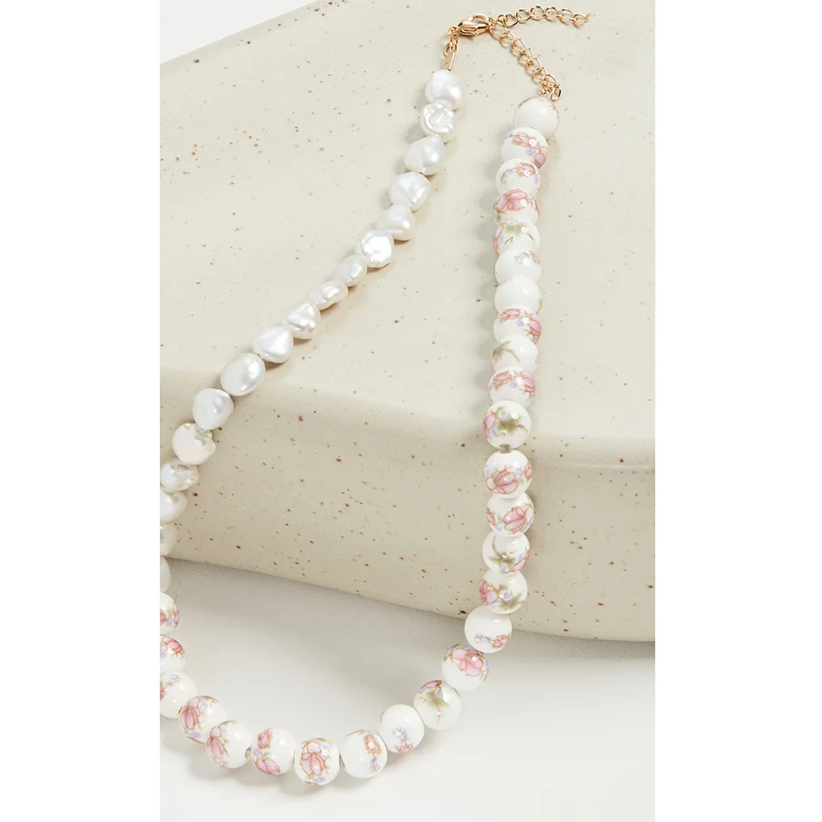 Керамическое ожерелье с бусинами