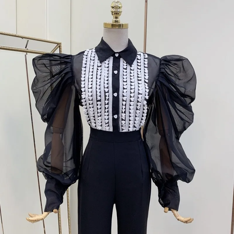 Женская кружевная блузка с перфорацией элегантная подиумная рукавами