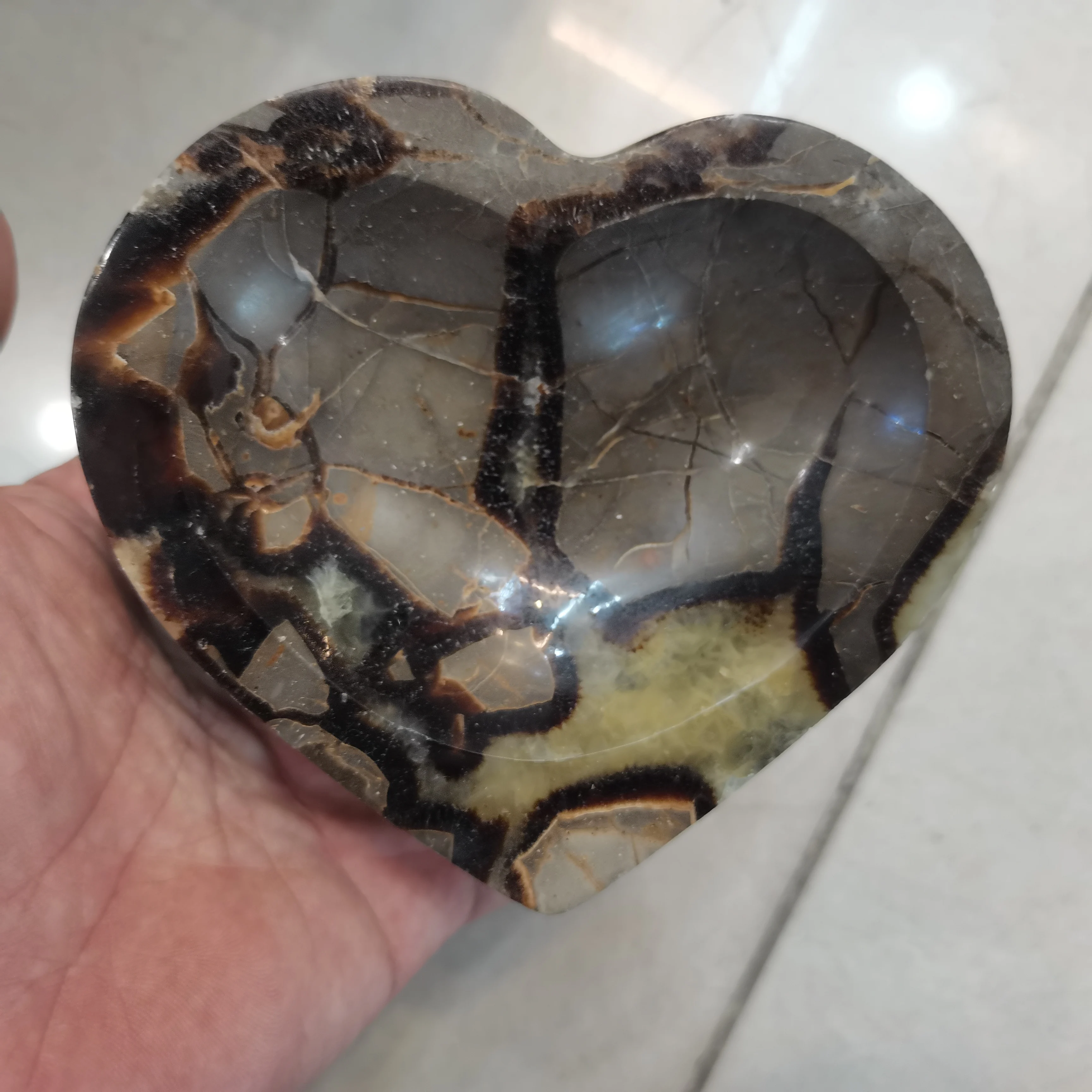 

AAA+High Quality Natural Septarium Crystal Tortoise Shell Stone Carved Bowl Singing Bowl Heart Shaped Ashtray For Home Decorate