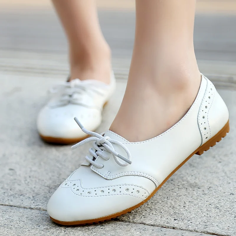 

Fashion Brogues Woman Hollow Lace Up Sturdy Sole Flat Shoes Women Casual Solid Comfy PU Leather Shoes Woman Rubber