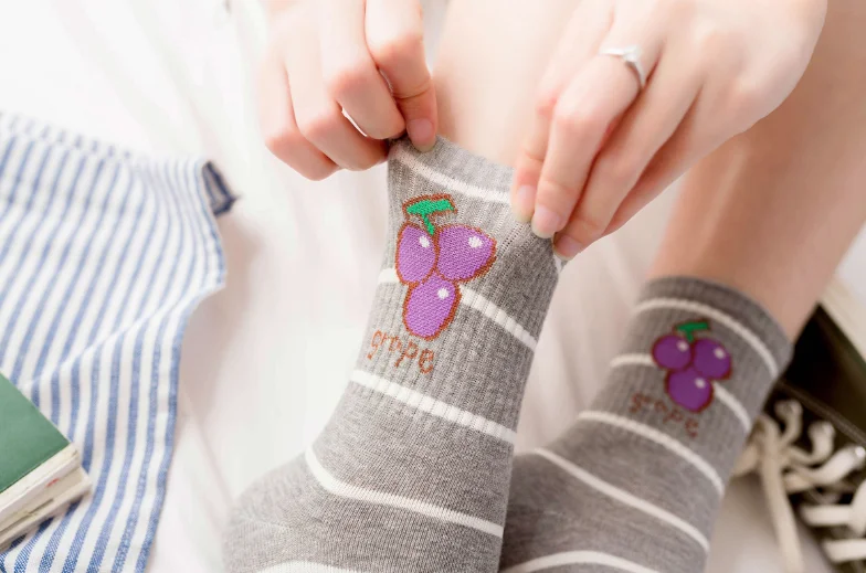 

Women Socks Casual Cotton Korea Fruits Fashion College Short Slippers Female Girl Grape Cute Boat Socks 1 Pair