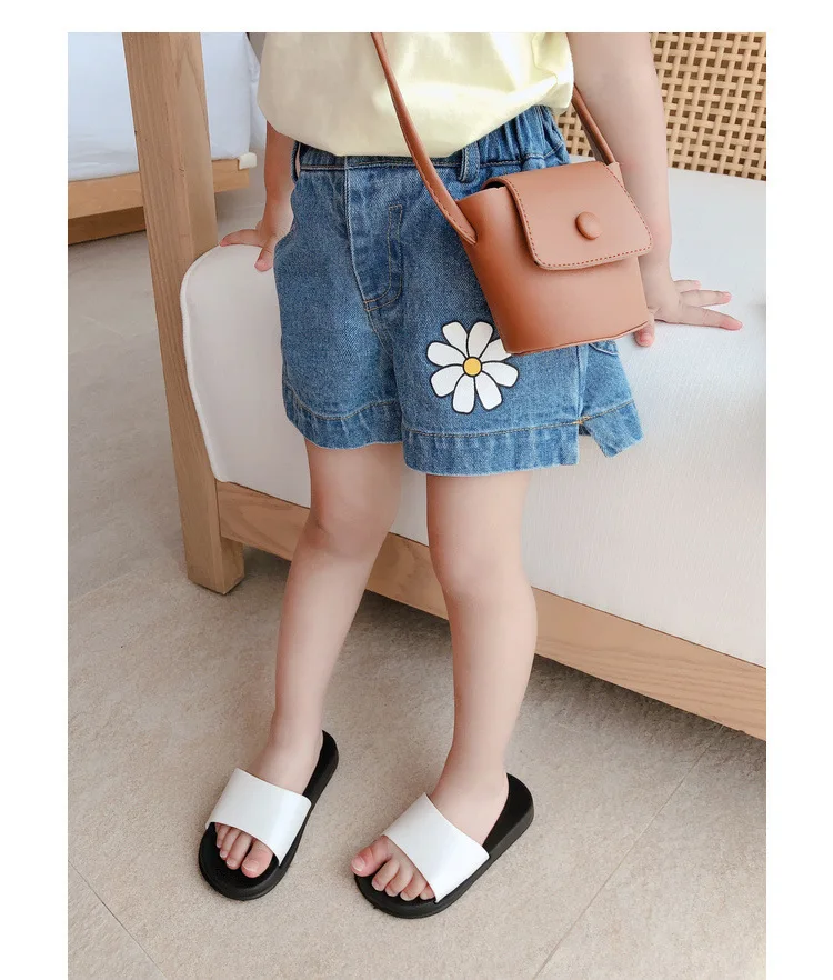 

Children Flower Denim Shorts Summer Style Girls Hot Pants Children's Pants Girls Casual Jeans Kids Shorts Girls Loose Pants