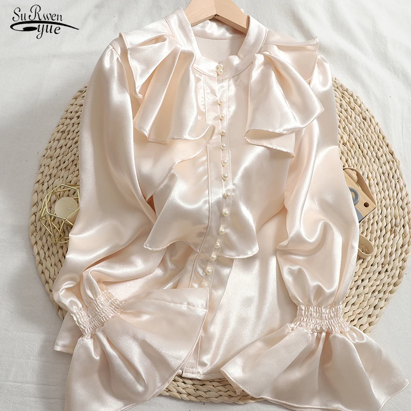 

Женская атласная блузка с оборками, белая рубашка с расклешенными рукавами, женская элегантная офисная блузка на пуговицах с бисером, модел...