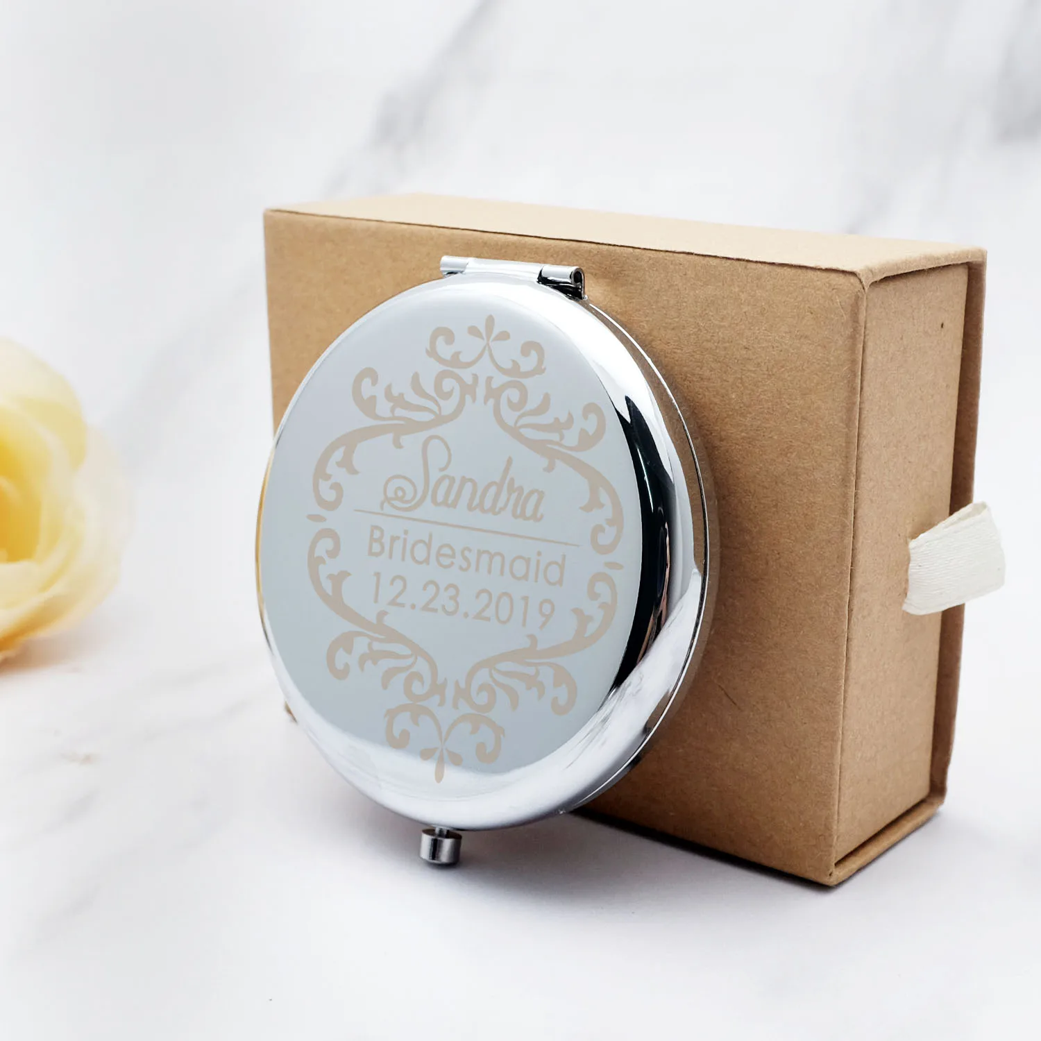 Индивидуальное компактное зеркало подарок подруге невесты карманное