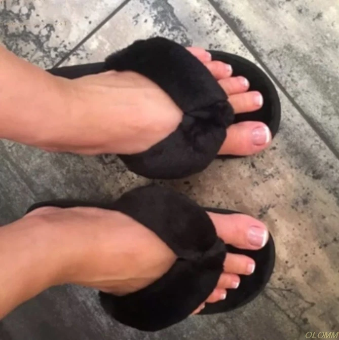 Тапки женские домашние пушистые искусственный мех теплые модные шлепанцы