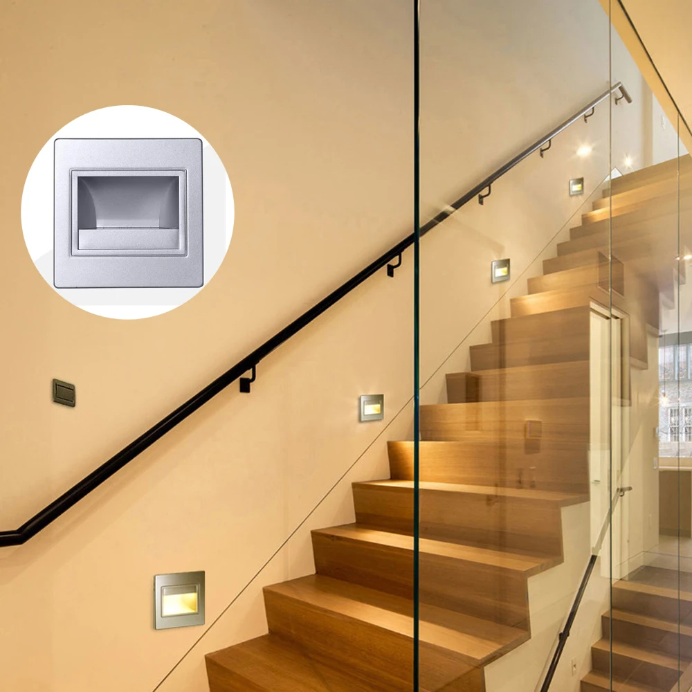 Ограждения лестниц с подсветкой. Светильник наклонный. Стеклянная лестница в доме. Лестница встраиваемая в стену. Ферон подсветка для лестницы.
